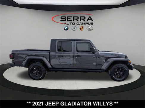Used 2021 Jeep Gladiator Willys image 7
