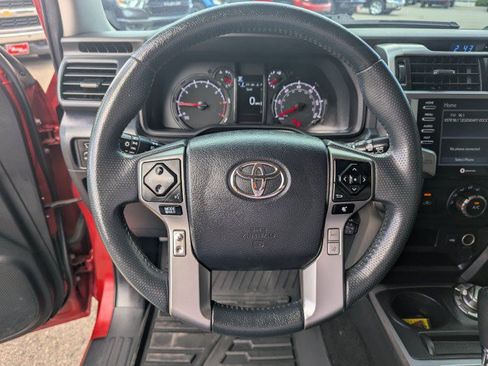 Used 2022 Toyota 4Runner SR5 AWD/4WD image 13