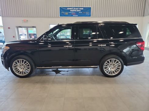 Used 2023 Ford Expedition Limited AWD/4WD image 9