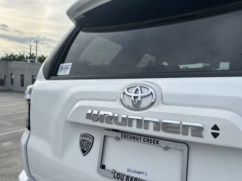 Used 2023 Toyota 4Runner SR5 AWD/4WD image 12