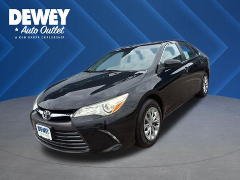 Used 2016 Toyota Camry LE FWD image 1