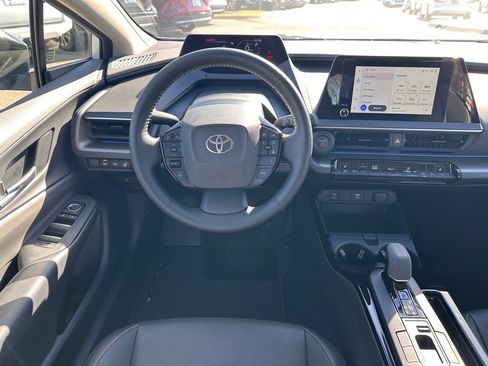 Used 2025 Toyota Prius XLE image 10
