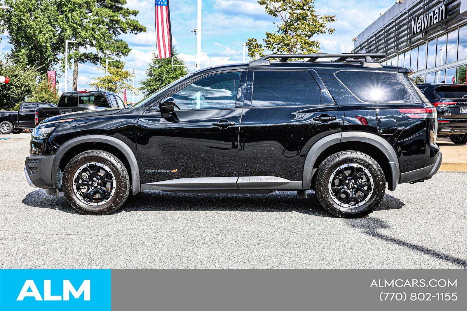 Used 2025 Nissan Pathfinder Rock Creek AWD/4WD image 9