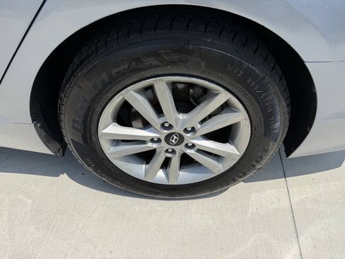 Used 2017 Hyundai Sonata SE FWD image 13