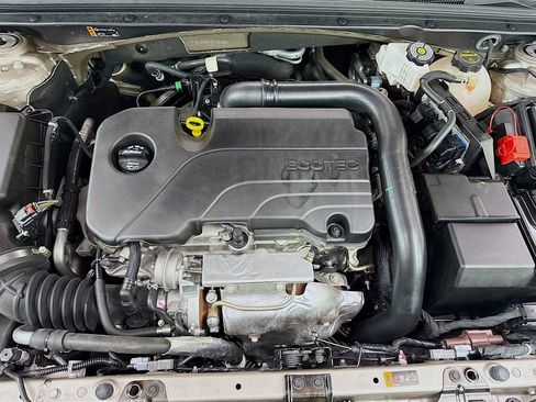 Used 2024 Chevrolet Malibu LT FWD image 33