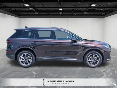 Used 2023 Lincoln Corsair AWD w/ Equipment Group 101A image 6