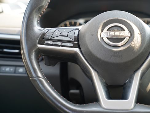 Used 2024 Nissan Altima 2.5 SR FWD image 18