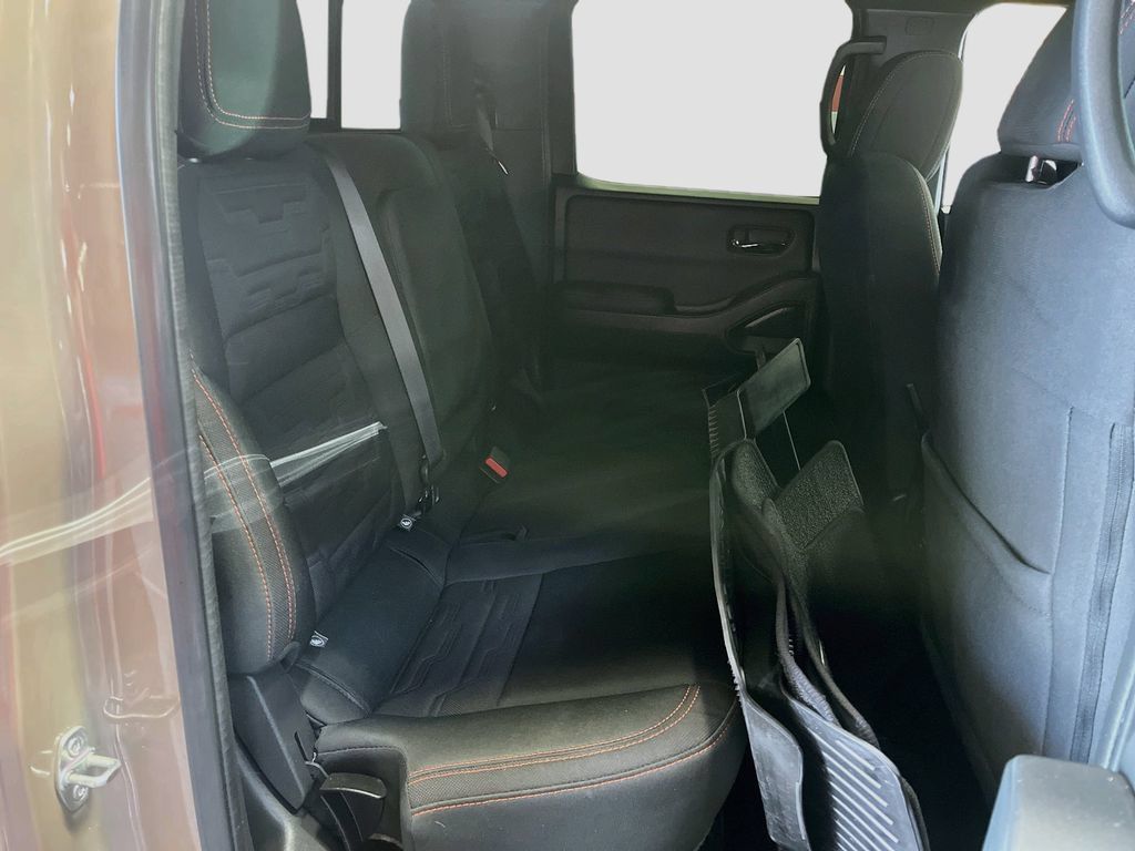 Used 2023 Nissan Frontier PRO-4X w/ Pro Convenience Package AWD/4WD image 27
