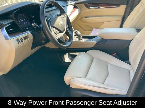 Used 2017 Cadillac XT5 Luxury w/ Driver Awareness Package AWD/4WD image 12