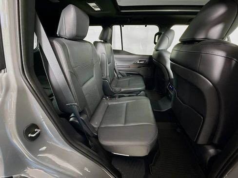 Used 2024 Lexus GX 550 w/ Accessory Package (2T) AWD/4WD image 29
