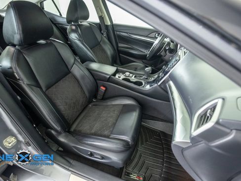 Used 2018 Nissan Maxima SR w/ Midnight Edition FWD image 44
