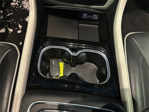 Used 2023 Chrysler Pacifica Limited image 26