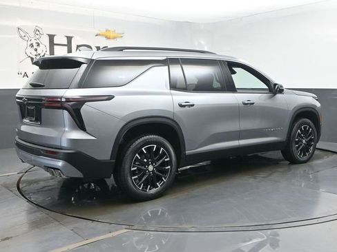 New 2026 Chevrolet Traverse LT w/ Sun and Wheel Package FWD image 29