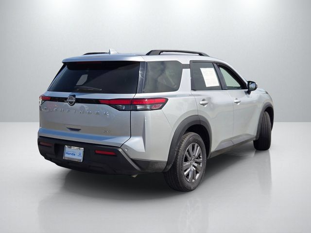 Used 2024 Nissan Pathfinder SV FWD image 4