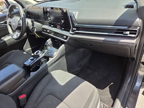 Used 2023 Kia Sportage LX AWD/4WD image 19
