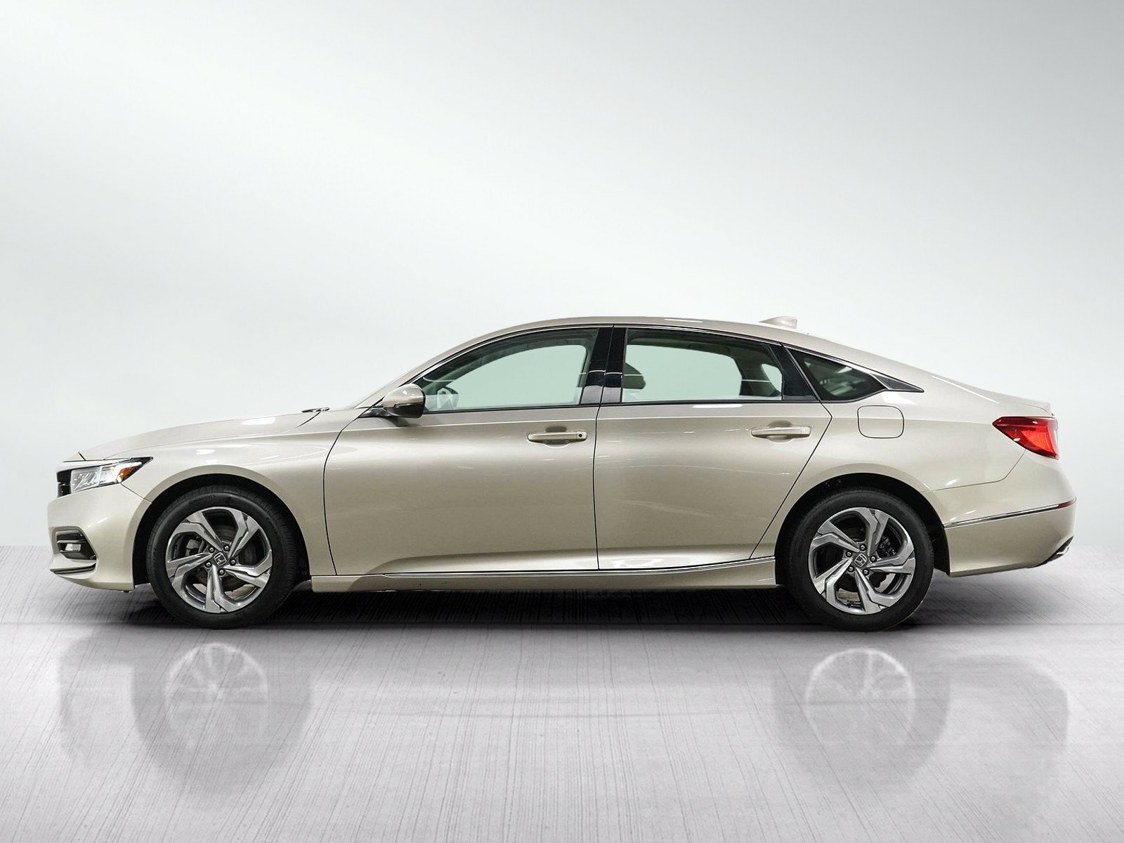 Used 2018 Honda Accord EX-L image 2