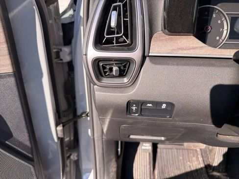 Used 2023 Kia Sorento S w/ Panoramic Sunroof Package image 10