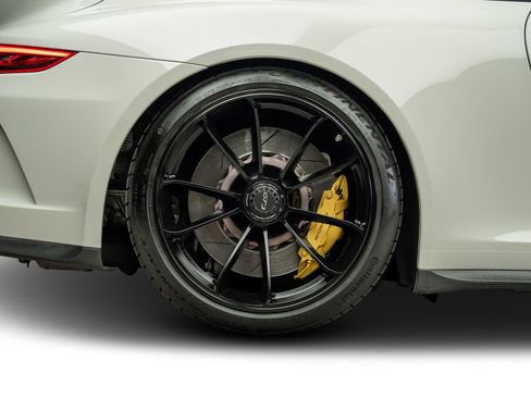 Used 2018 Porsche 911 GT3 RWD image 31