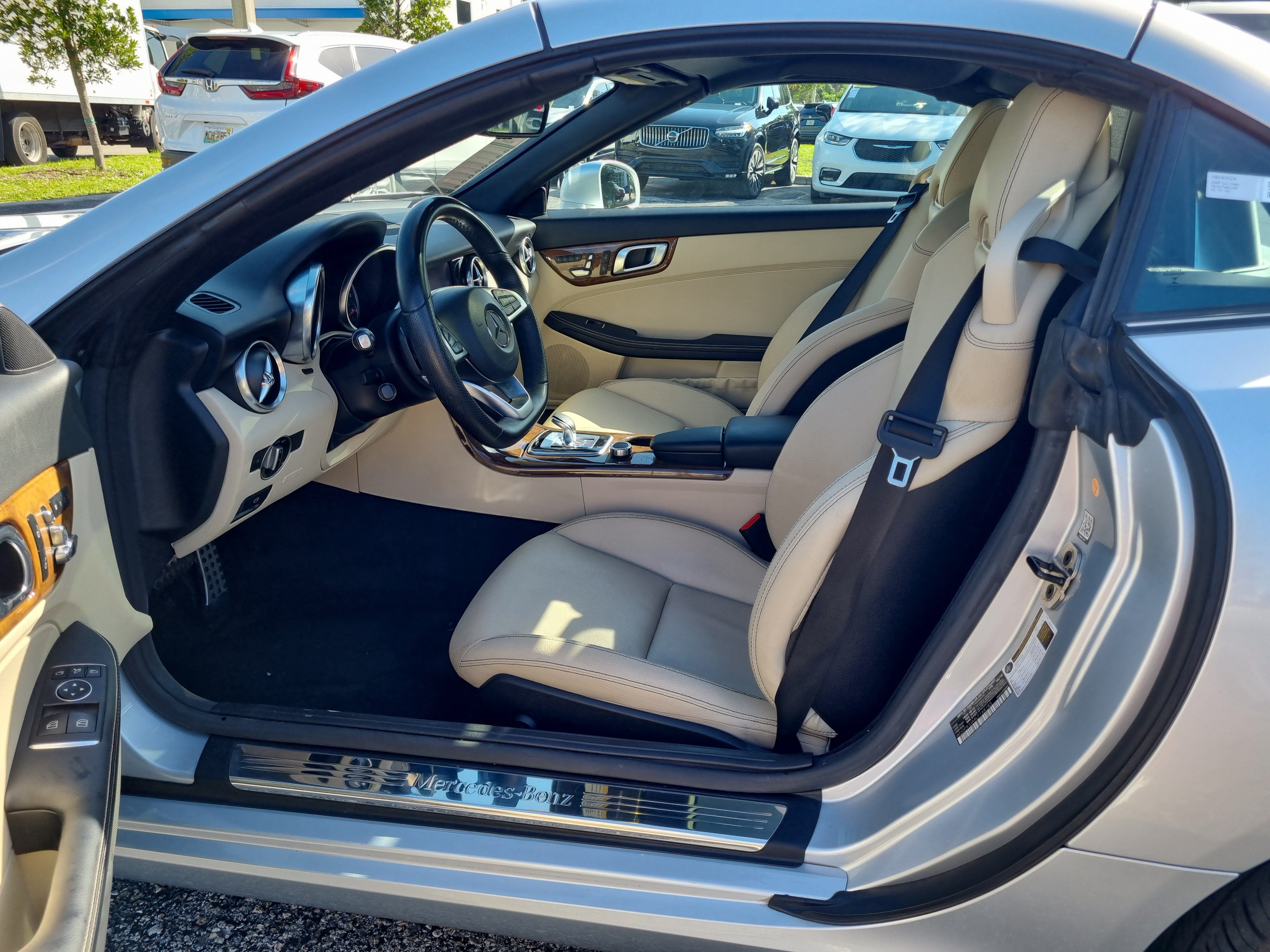 Used 2020 Mercedes-Benz SLC 300 w/ Premium Package image 13