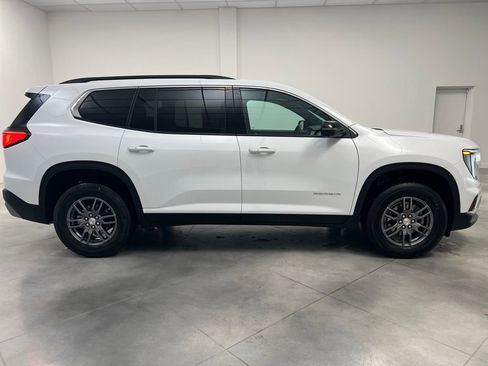 Used 2025 GMC Acadia Elevation image 8