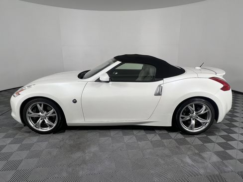 Used 2012 Nissan 370Z Touring w/ Sport Pkg image 11