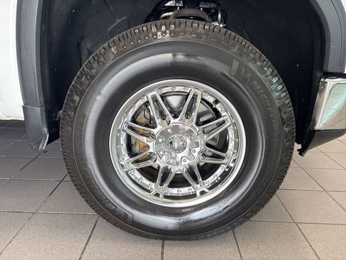 Used 2019 GMC Sierra 1500 4x4 Crew Cab w/ Convenience Package image 11