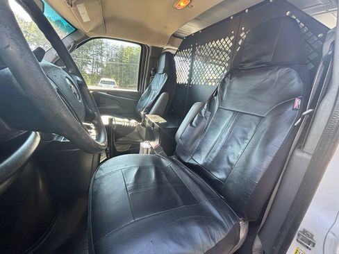 Used 2015 Chevrolet Express 2500 RWD image 14