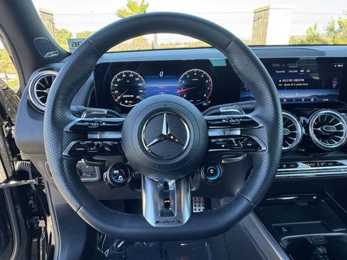 Certified 2025 Mercedes-Benz GLB 35 AMG 4MATIC image 25