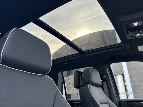 New 2026 GMC Yukon Elevation w/ Elevation Premium Package image 19