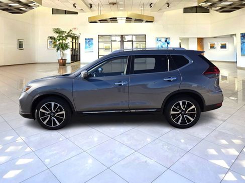 Used 2018 Nissan Rogue SL w/ Premium Package image 4