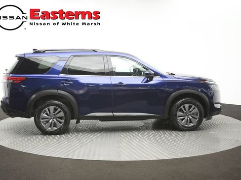 Used 2025 Nissan Pathfinder SV FWD image 43