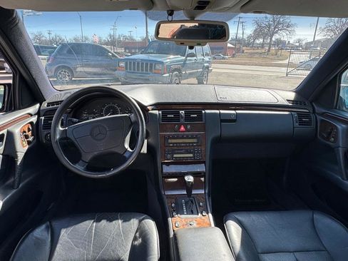 Used 1996 Mercedes-Benz E 320 E320 image 8