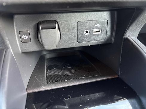 Used 2023 Nissan Versa SV FWD image 29
