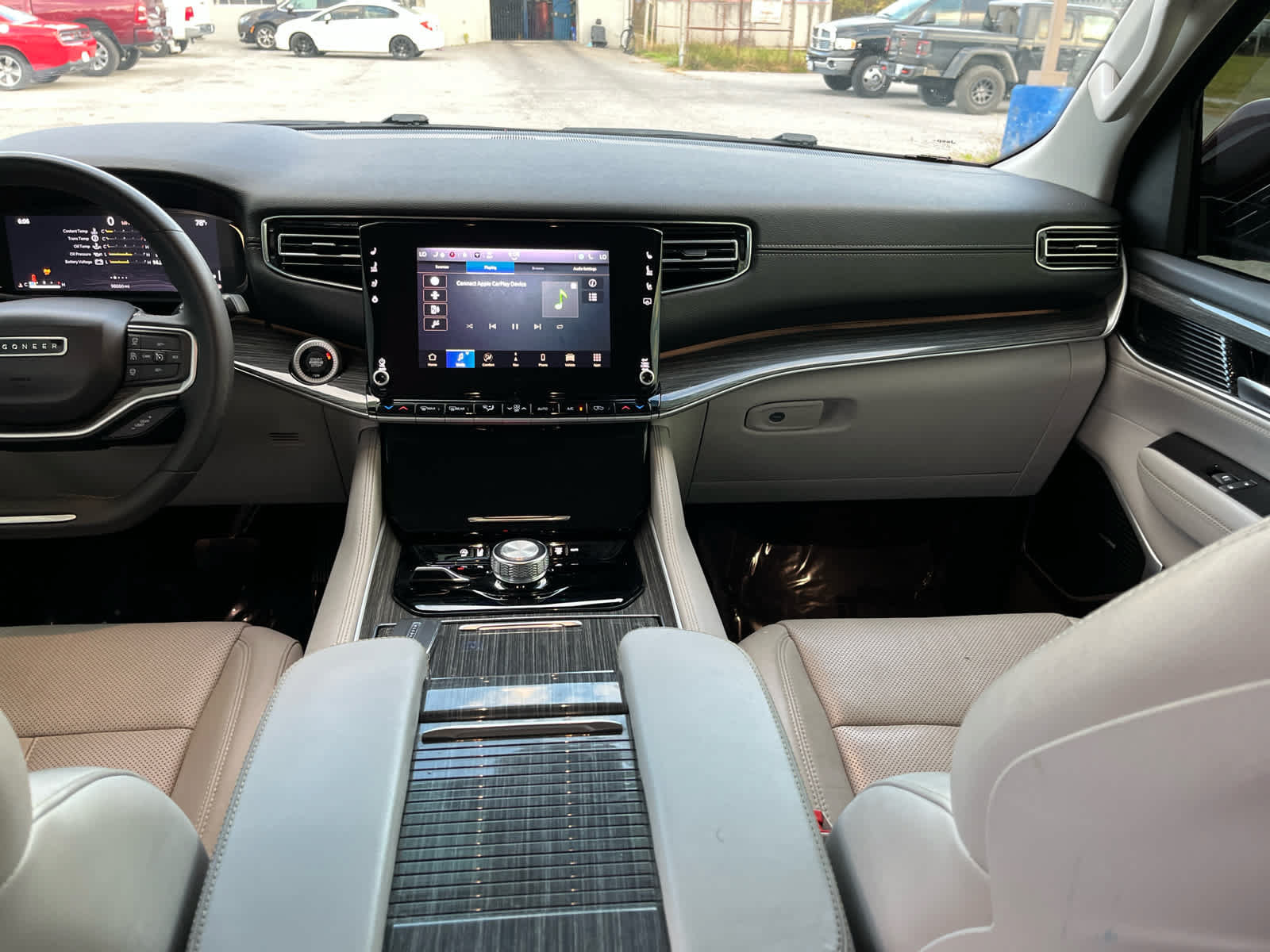 Used 2022 Jeep Wagoneer Series II AWD/4WD image 24