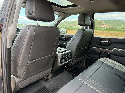 Used 2021 Chevrolet Silverado 1500 LTZ w/ LTZ Premium Package AWD/4WD image 32