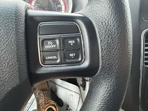 Used 2013 Dodge Grand Caravan SE FWD image 18