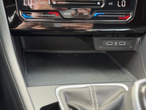 Used 2025 Volkswagen Jetta Sport image 15