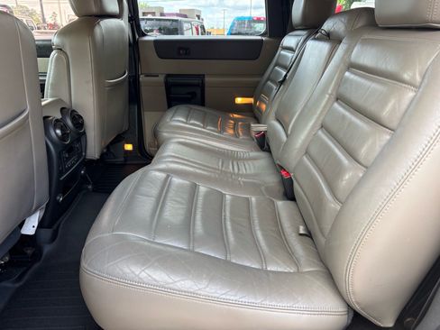 Used 2005 HUMMER H2 w/ Preferred Equipment Group AWD/4WD image 9