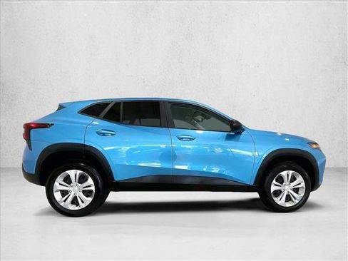 Used 2025 Chevrolet Trax LS FWD image 5