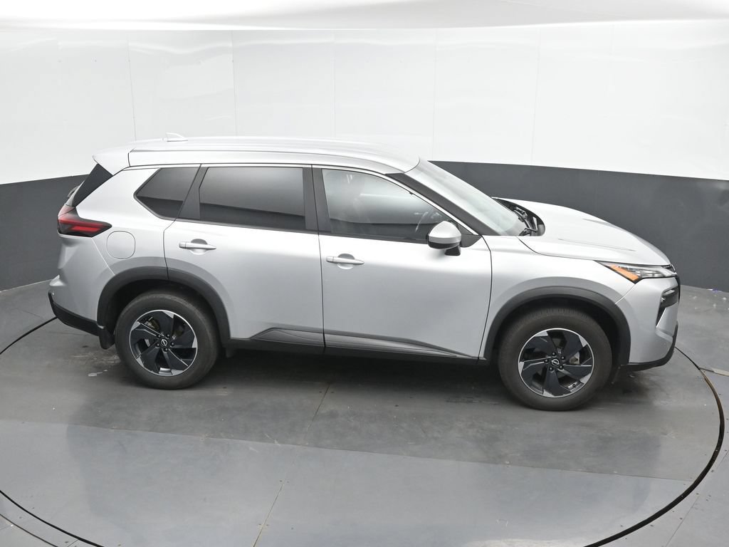 Used 2025 Nissan Rogue SV AWD/4WD image 32