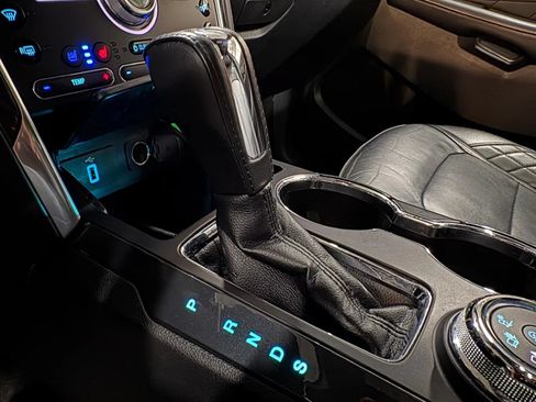 Used 2018 Ford Explorer Platinum AWD/4WD image 45
