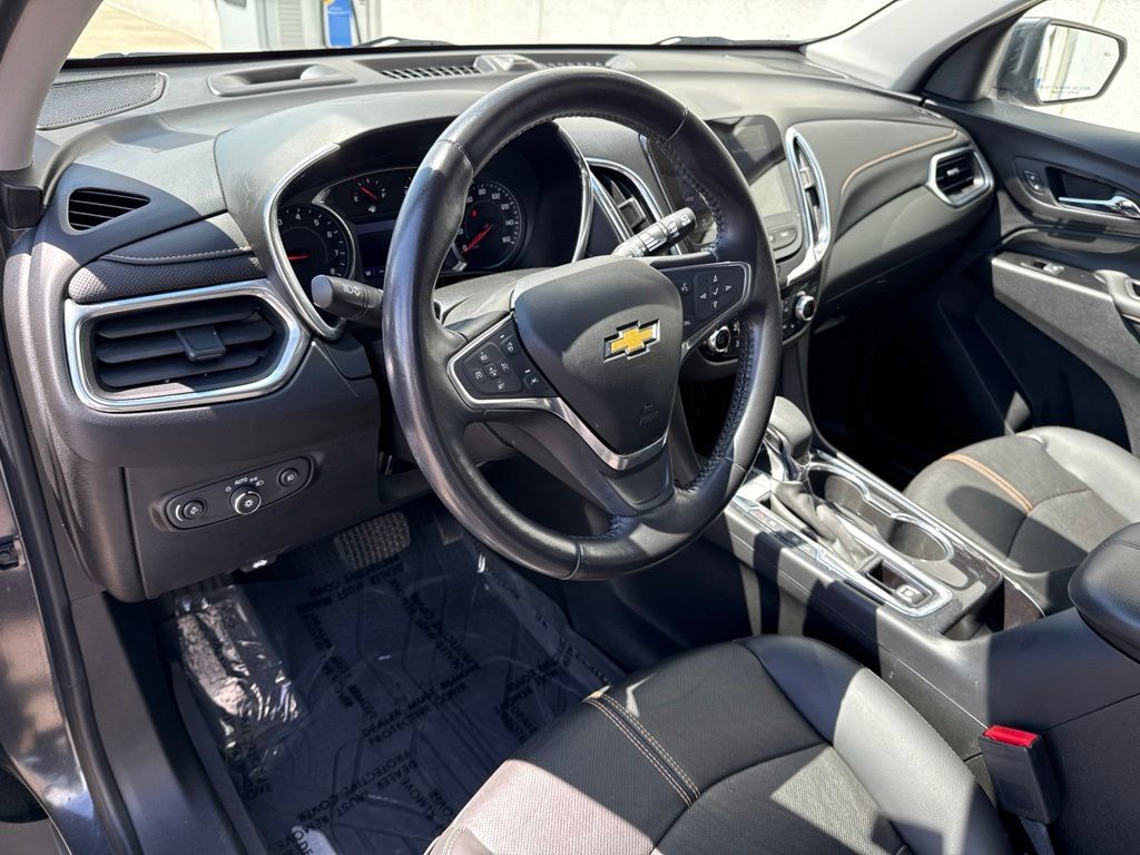 Used 2022 Chevrolet Equinox Premier w/ LPO, Floor Liner Package AWD/4WD image 11