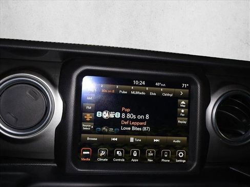 Used 2021 Jeep Wrangler Unlimited Sahara w/ Uconnect 4C Nav & Sound Group AWD/4WD image 16