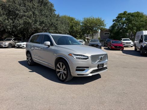 Certified 2025 Volvo XC90 T8 Plus w/ Protection Package Premier AWD/4WD image 7