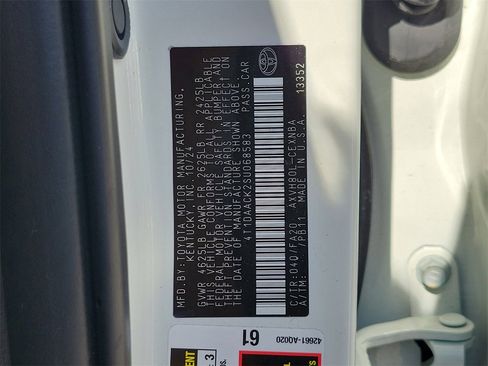 Used 2025 Toyota Camry LE image 34