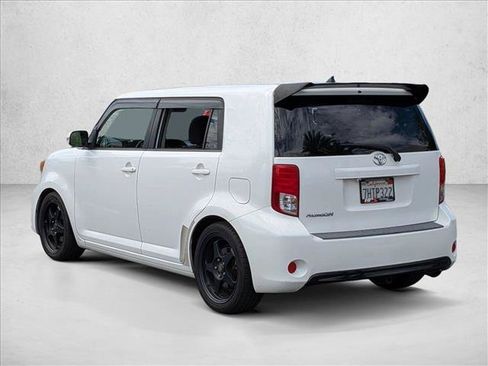 Used 2014 Scion xB FWD image 7