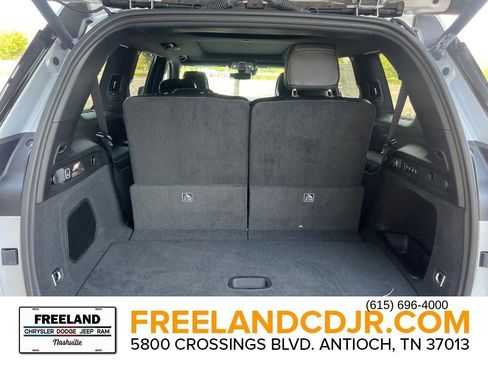 New 2025 Jeep Grand Cherokee L Overland w/ Luxury Tech Group IV image 8