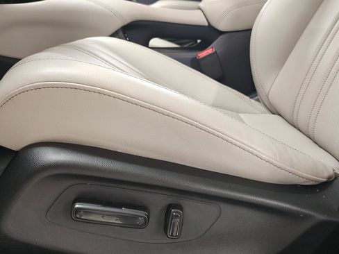 Used 2026 Honda HR-V EX-L image 3