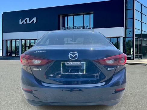 Used 2018 MAZDA MAZDA3 Sport FWD image 5