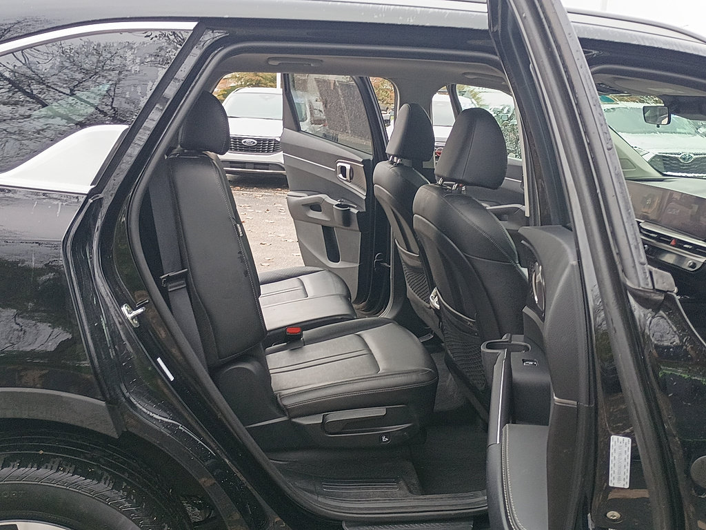 Used 2024 Kia Sorento S w/ Panoramic Sunroof Package AWD/4WD image 16